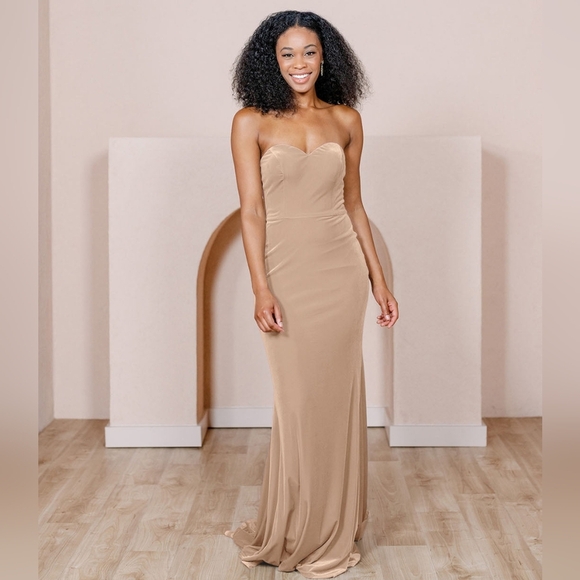 Reveley Quinn Velvet Maxi Strapless Dress In Gold Champagne Size 2 Women's - Picture 1 of 13